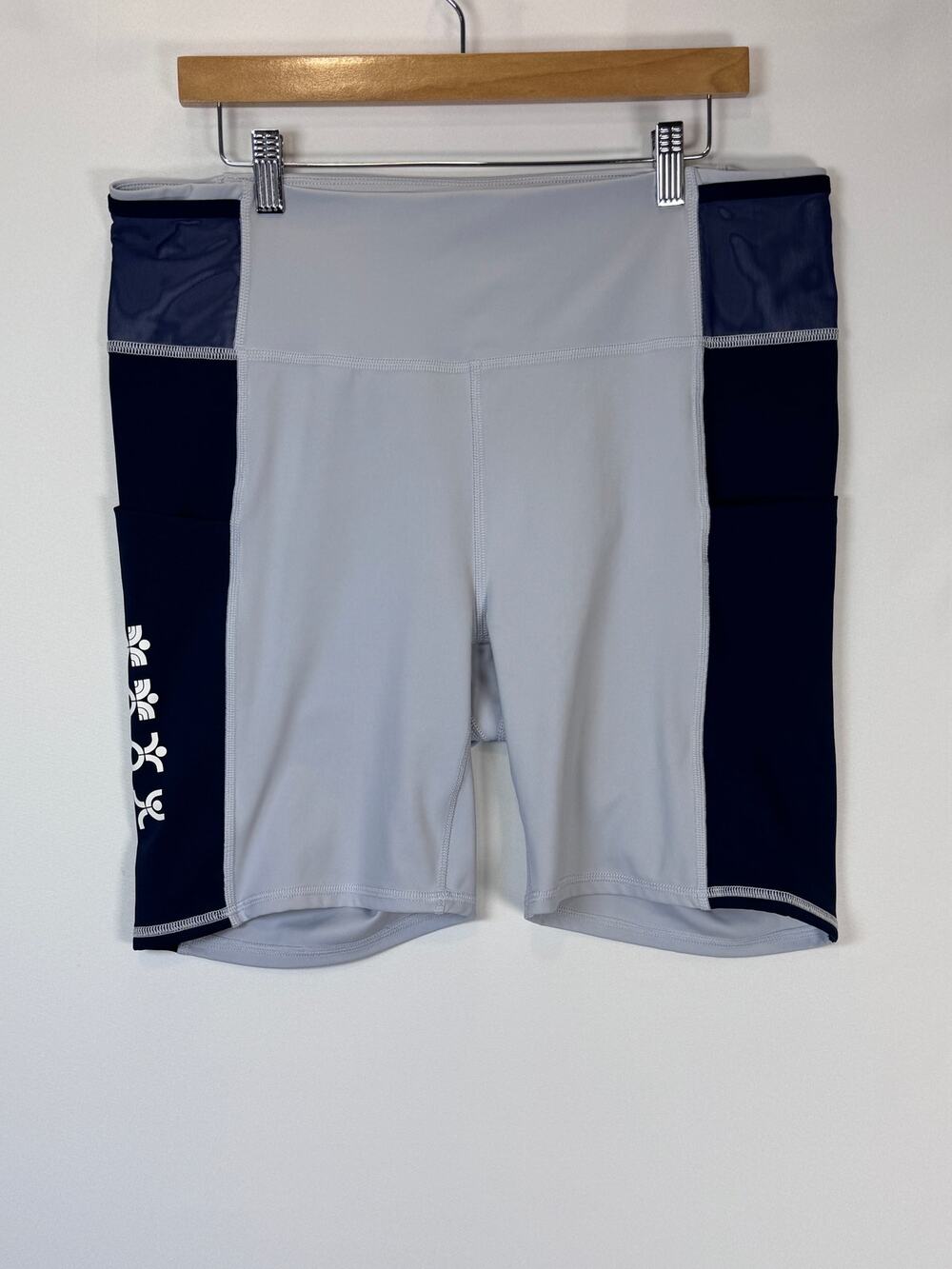 The North Face Womens Trailwear Bike Shorts Side Pockets Gray Navy XXL
